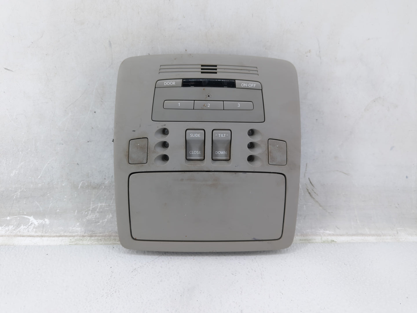 2007 Toyota Highlander Overhead Roof Console - Oemusedautoparts1.com