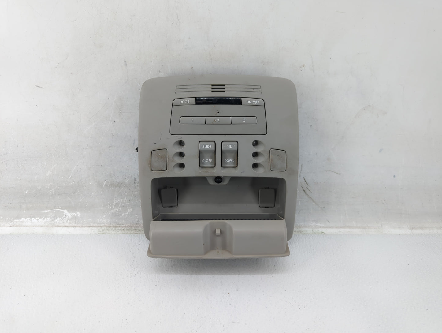 2007 Toyota Highlander Overhead Roof Console - Oemusedautoparts1.com