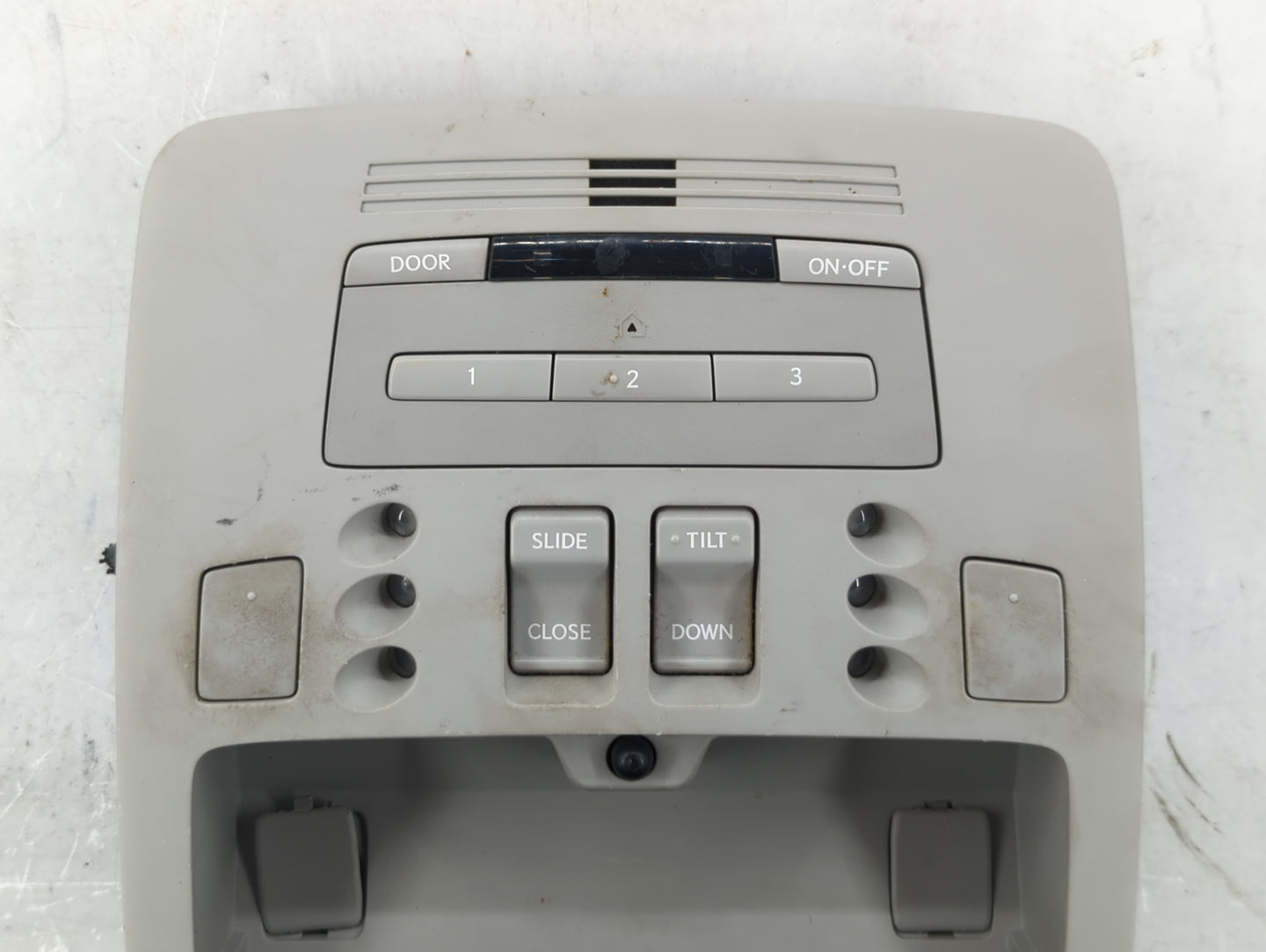 2004-2007 Toyota Highlander Overhead Roof Console 573888 - Oemusedautoparts1.com