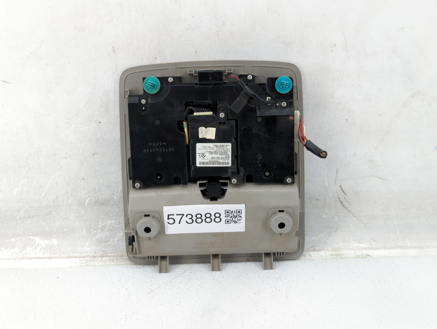 2004-2007 Toyota Highlander Overhead Roof Console 573888 - Oemusedautoparts1.com