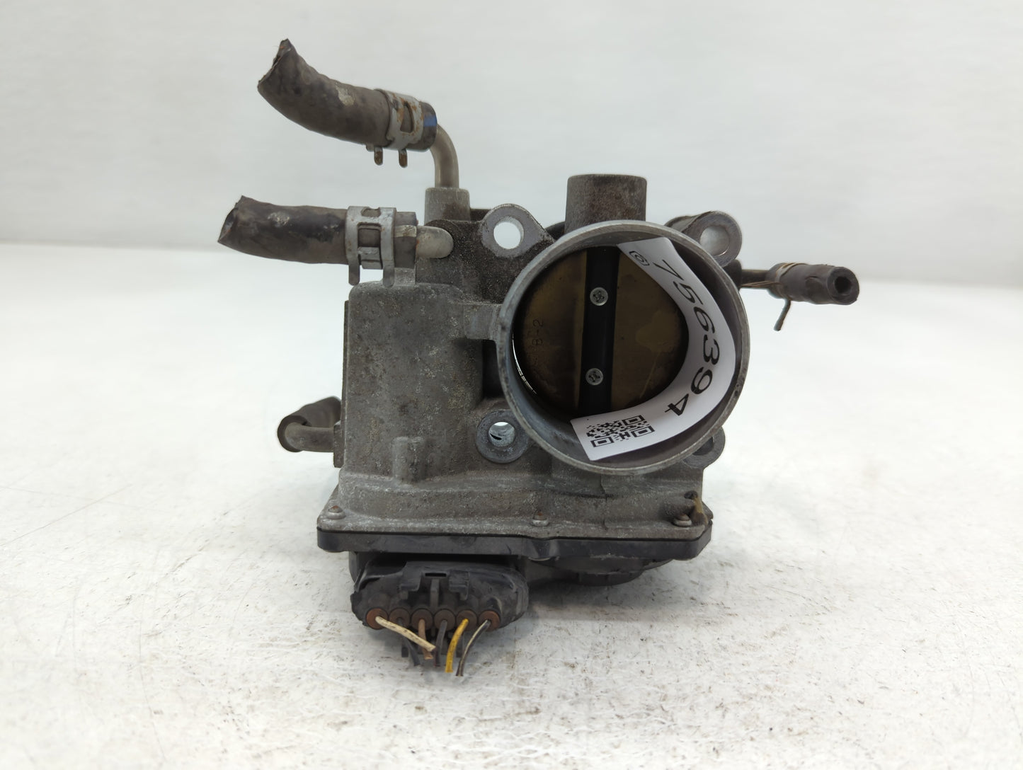 2004-2007 Toyota Highlander Throttle Body P/N:22030-28060 Fits Fits 2004 2005 2006 2007 OEM Used Auto Parts - Oemusedautopar