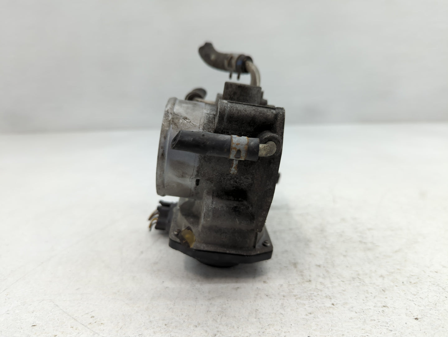 2004-2007 Toyota Highlander Throttle Body P/N:22030-28060 Fits Fits 2004 2005 2006 2007 OEM Used Auto Parts - Oemusedautopar