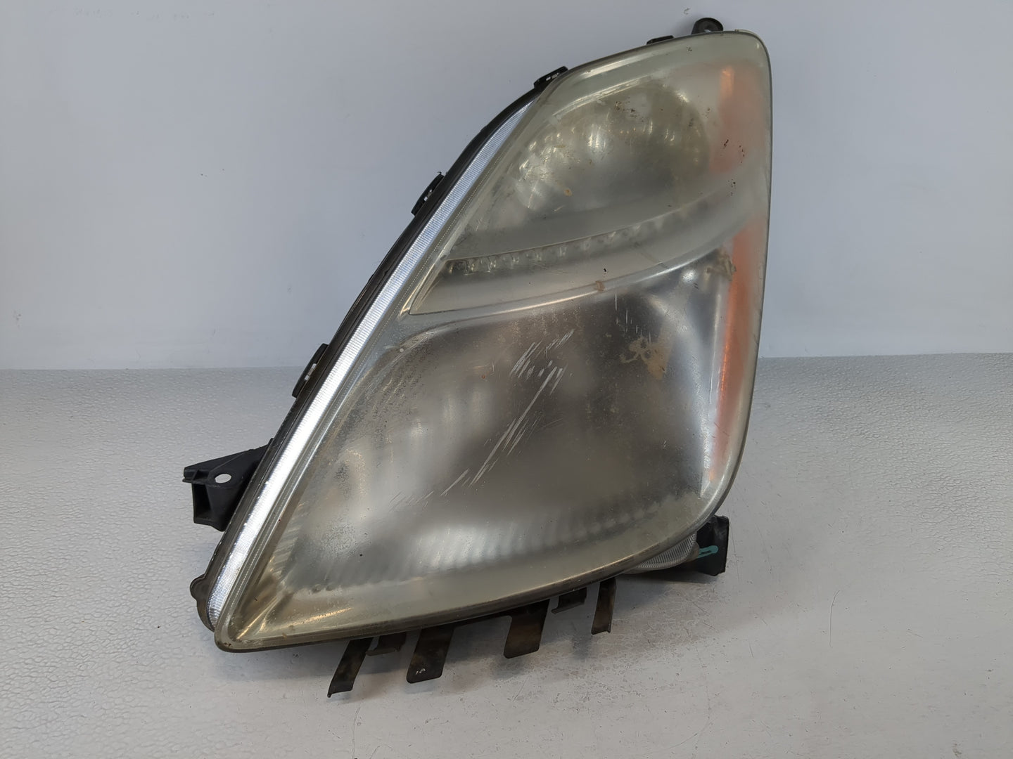 2005-2009 Toyota Prius Passenger Right Oem Head Light Headlight Lamp - Oemusedautoparts1.com