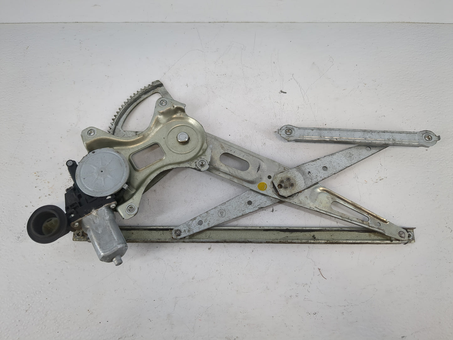 2004-2009 Toyota Prius Driver Front Left Power Window Motor - Oemusedautoparts1.com