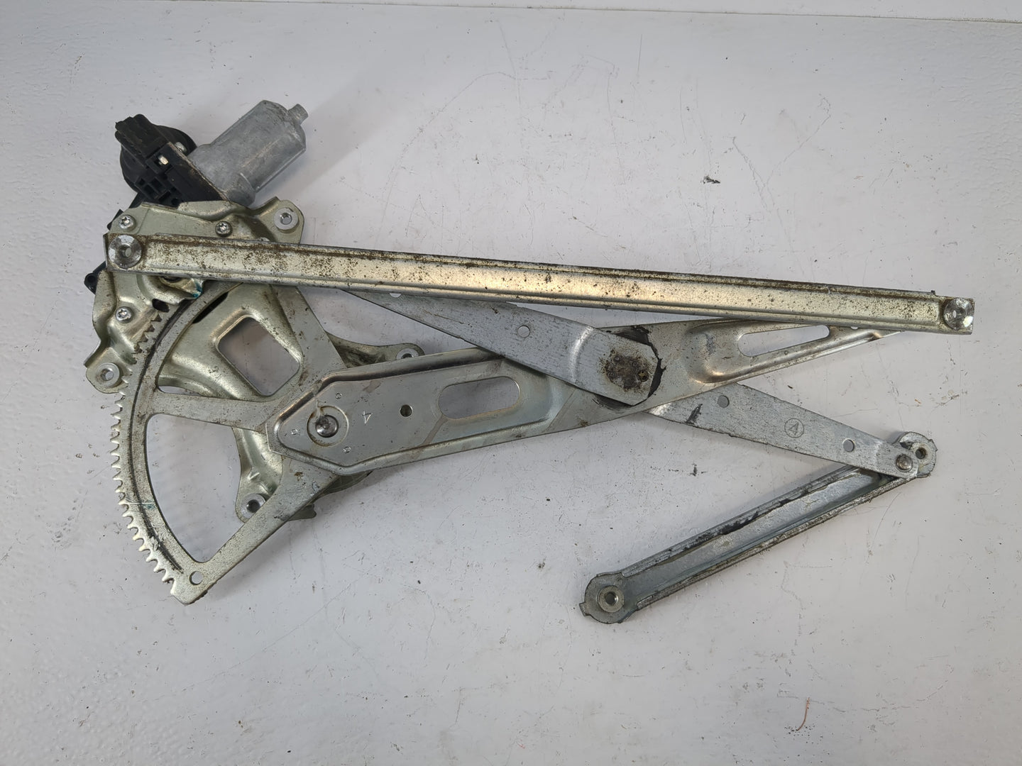 2004-2009 Toyota Prius Driver Front Left Power Window Motor - Oemusedautoparts1.com