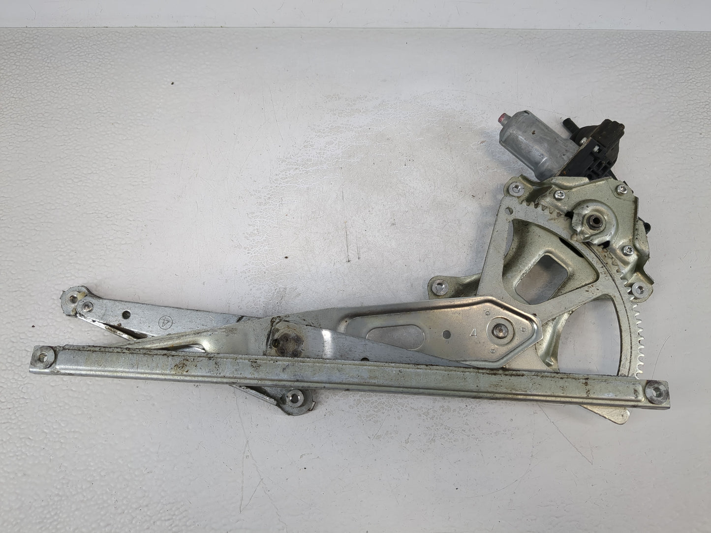 2004-2009 Toyota Prius Passenger Rear Right Power Window Motor - Oemusedautoparts1.com