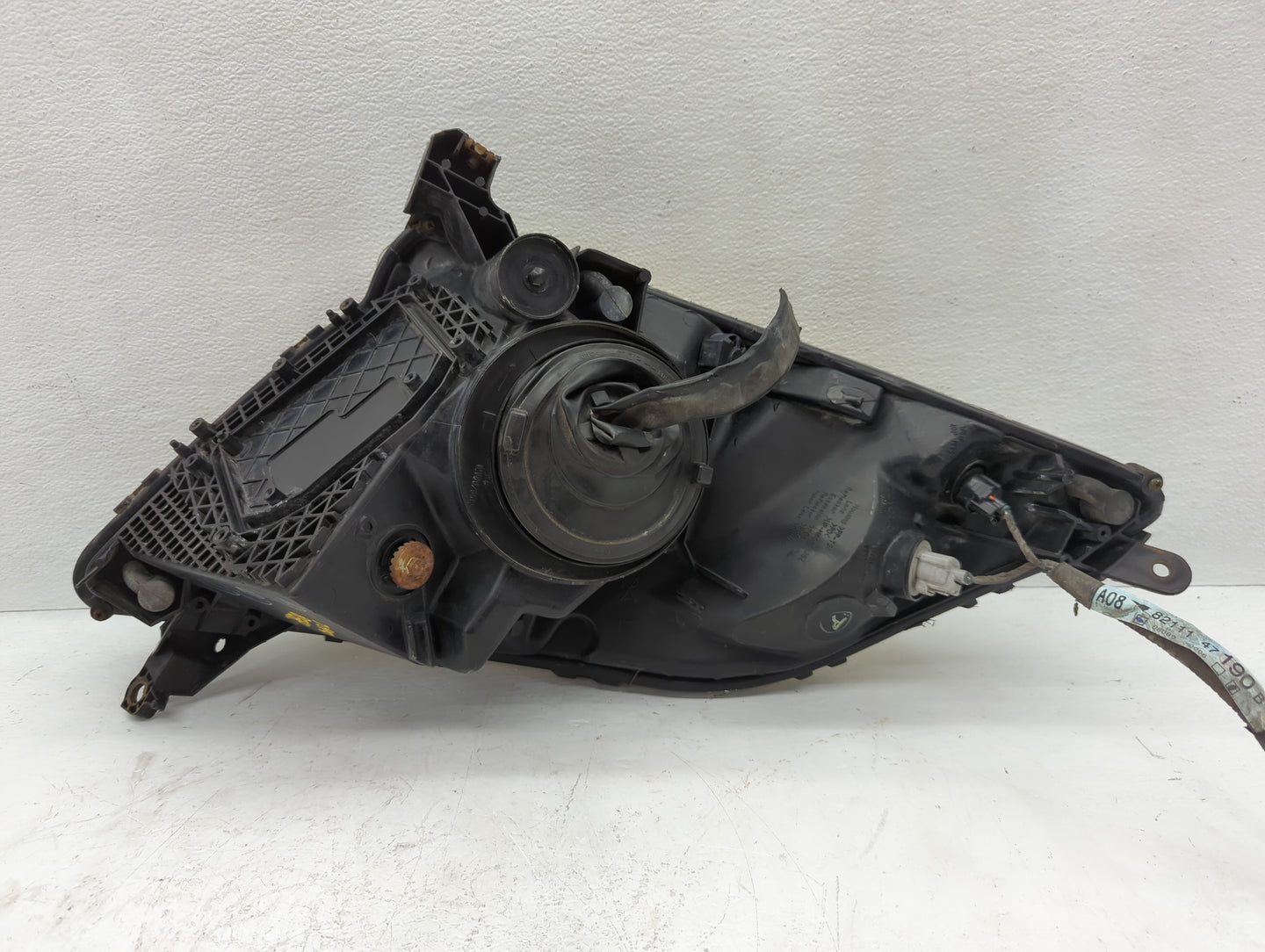 2005-2009 Toyota Prius Driver Left Oem Head Light Headlight Lamp - Oemusedautoparts1.com