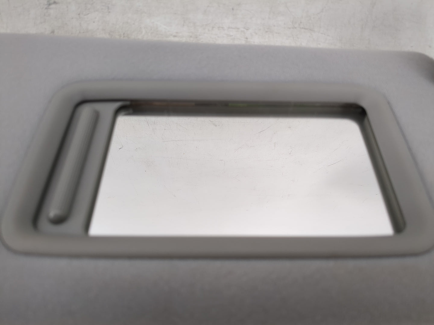 2006-2009 Toyota Prius Sun Visor Shade Replacement Passenger Right Mirror Fits Fits 2006 2007 2008 2009 OEM Used Auto Parts 