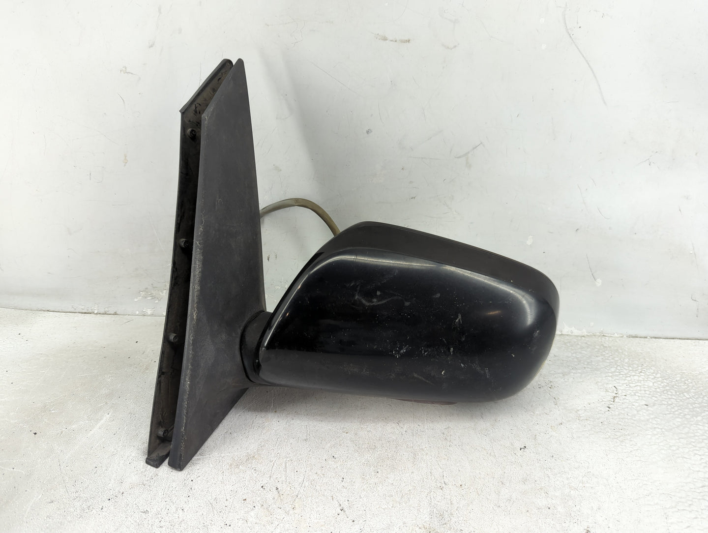 2004-2009 Toyota Prius Driver Side View Mirror - Left Door Mirror OEM Used - Oemusedautoparts1.com