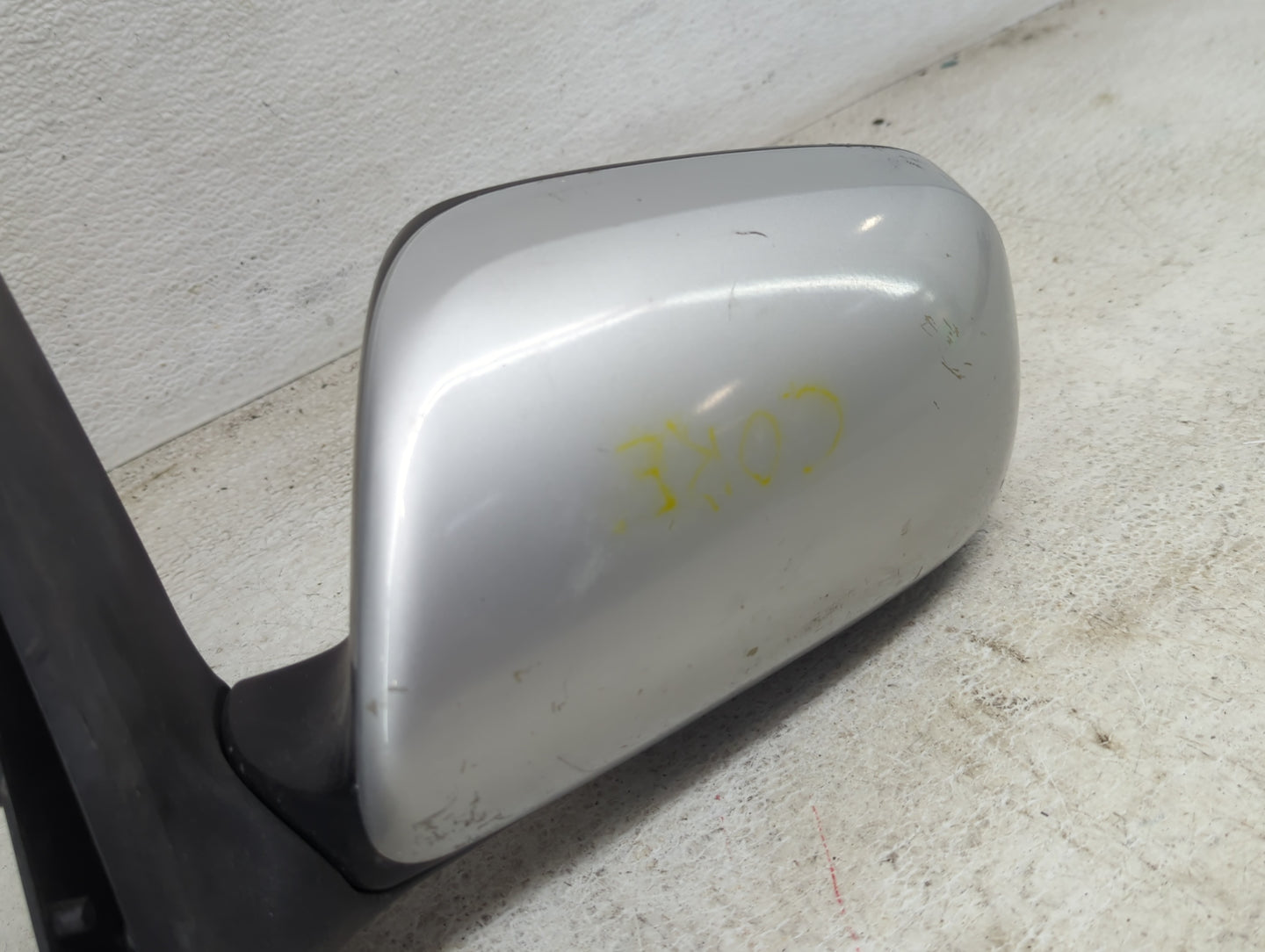 2004-2009 Toyota Prius Passenger Side View Mirror - Right Door Mirror OEM Used - Oemusedautoparts1.com