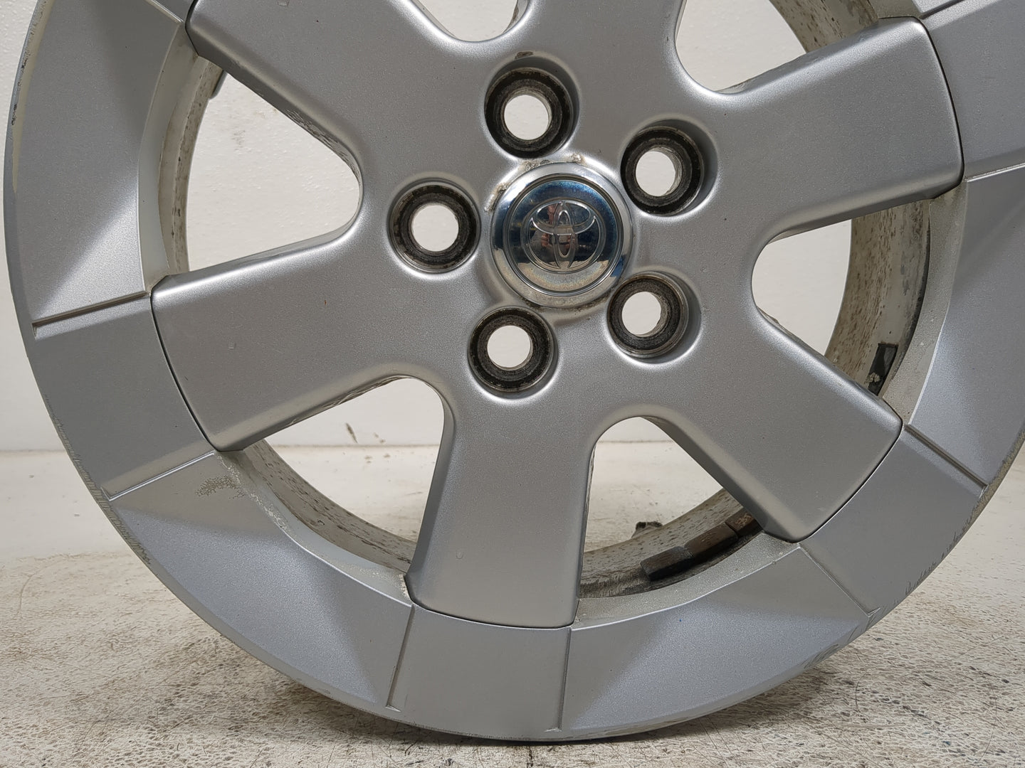 2004-2009 Toyota Prius Oem Wheel Rim - Oemusedautoparts1.com