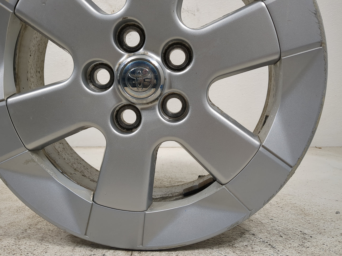 2004-2009 Toyota Prius Oem Wheel Rim - Oemusedautoparts1.com