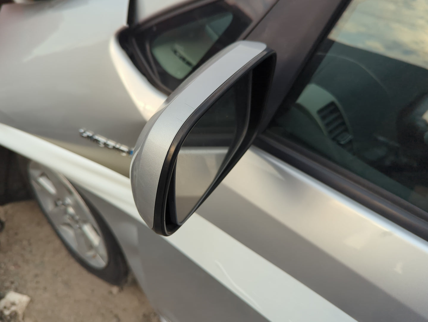 2004-2009 Toyota Prius Driver Side View Mirror - Left Door Mirror OEM Used - Oemusedautoparts1.com