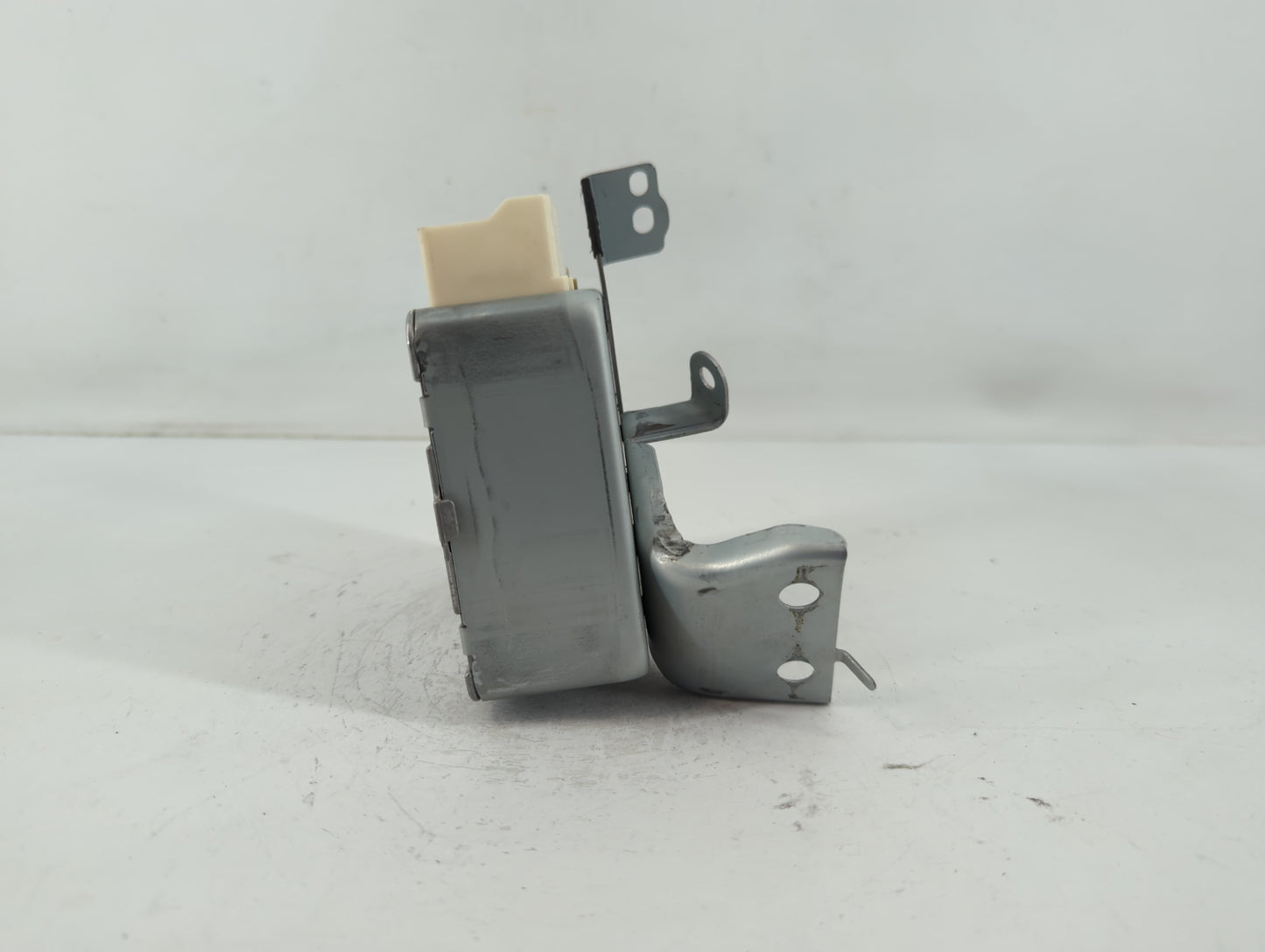 2006-2009 Toyota Prius Body Control Module Bcm Inner Cabin Fuse Box - Oemusedautoparts1.com