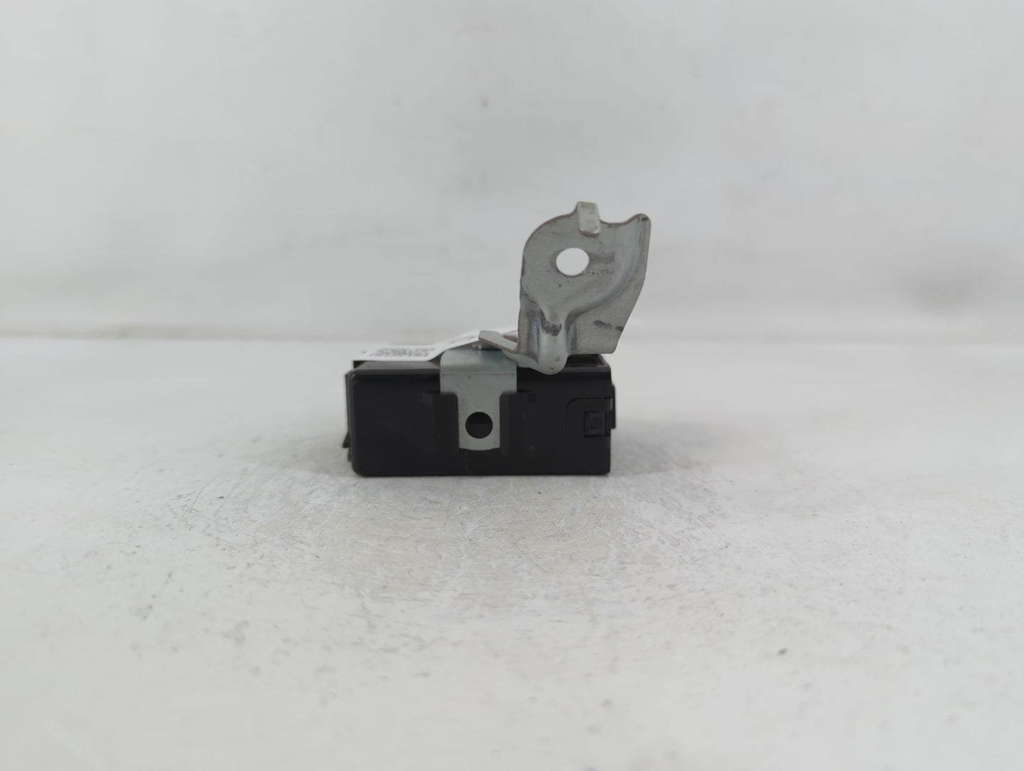 2006-2009 Toyota Prius Body Control Module Bcm Inner Cabin Fuse Box - Oemusedautoparts1.com
