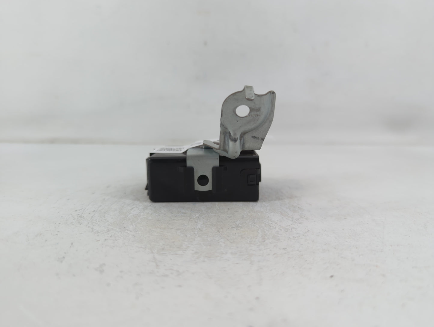 2006-2009 Toyota Prius Body Control Module Bcm Inner Cabin Fuse Box - Oemusedautoparts1.com