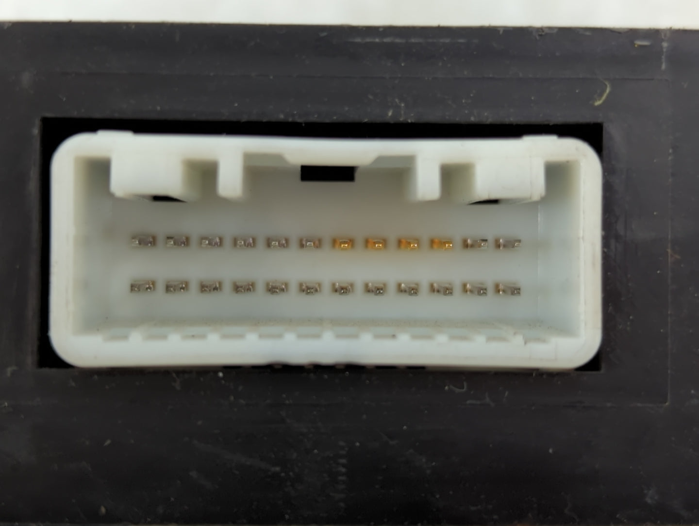 2006-2009 Toyota Prius Body Control Module Bcm Inner Cabin Fuse Box - Oemusedautoparts1.com