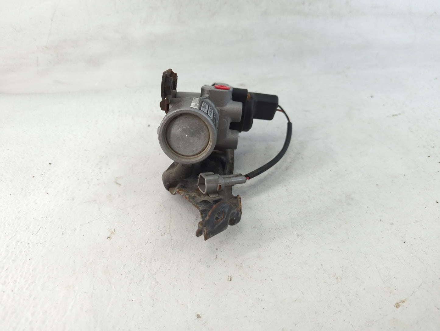 2004-2009 Toyota Prius Brake Master Cylinder - Oemusedautoparts1.com