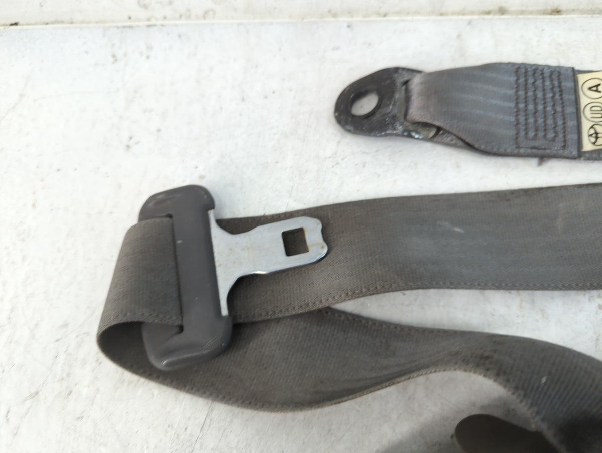 2004-2009 Toyota Prius Driver Seatbelt Buckle 833889 - Oemusedautoparts1.com