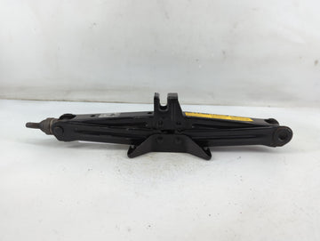 2007 Toyota Prius Spare Scissor Car Jack - Oemusedautoparts1.com