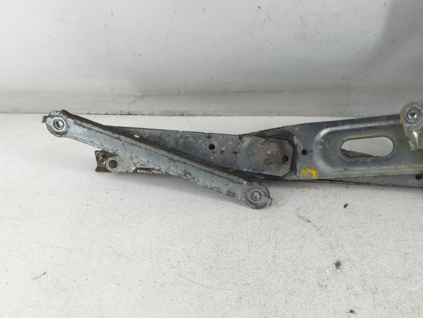 2004-2015 Toyota Prius Driver Left Front Window Regulator 843326 - Oemusedautoparts1.com