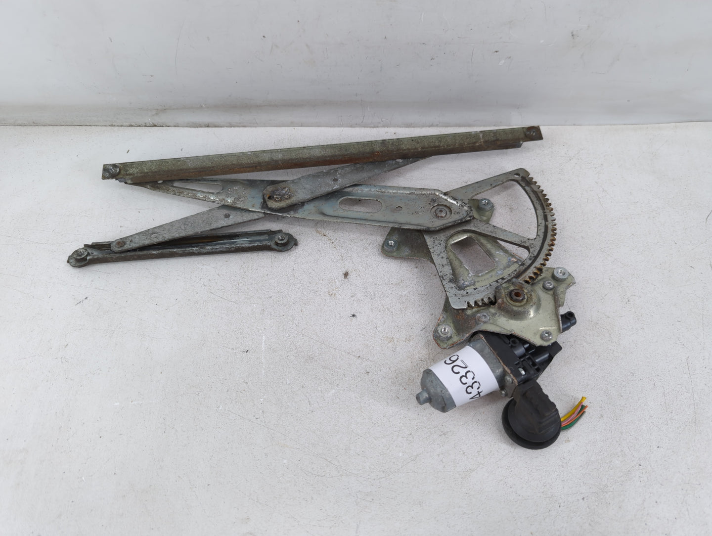2004-2015 Toyota Prius Driver Left Front Window Regulator 843326 - Oemusedautoparts1.com