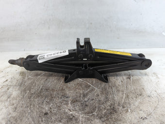 compare product 2007 Toyota Prius Spare Scissor Car Jack 843340