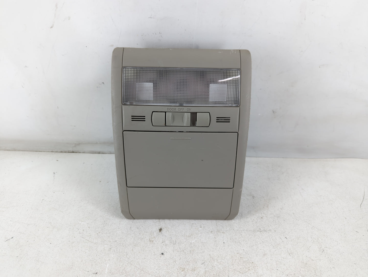 2004-2009 Toyota Prius Overhead Roof Console Interior Dome Light - Oemusedautoparts1.com