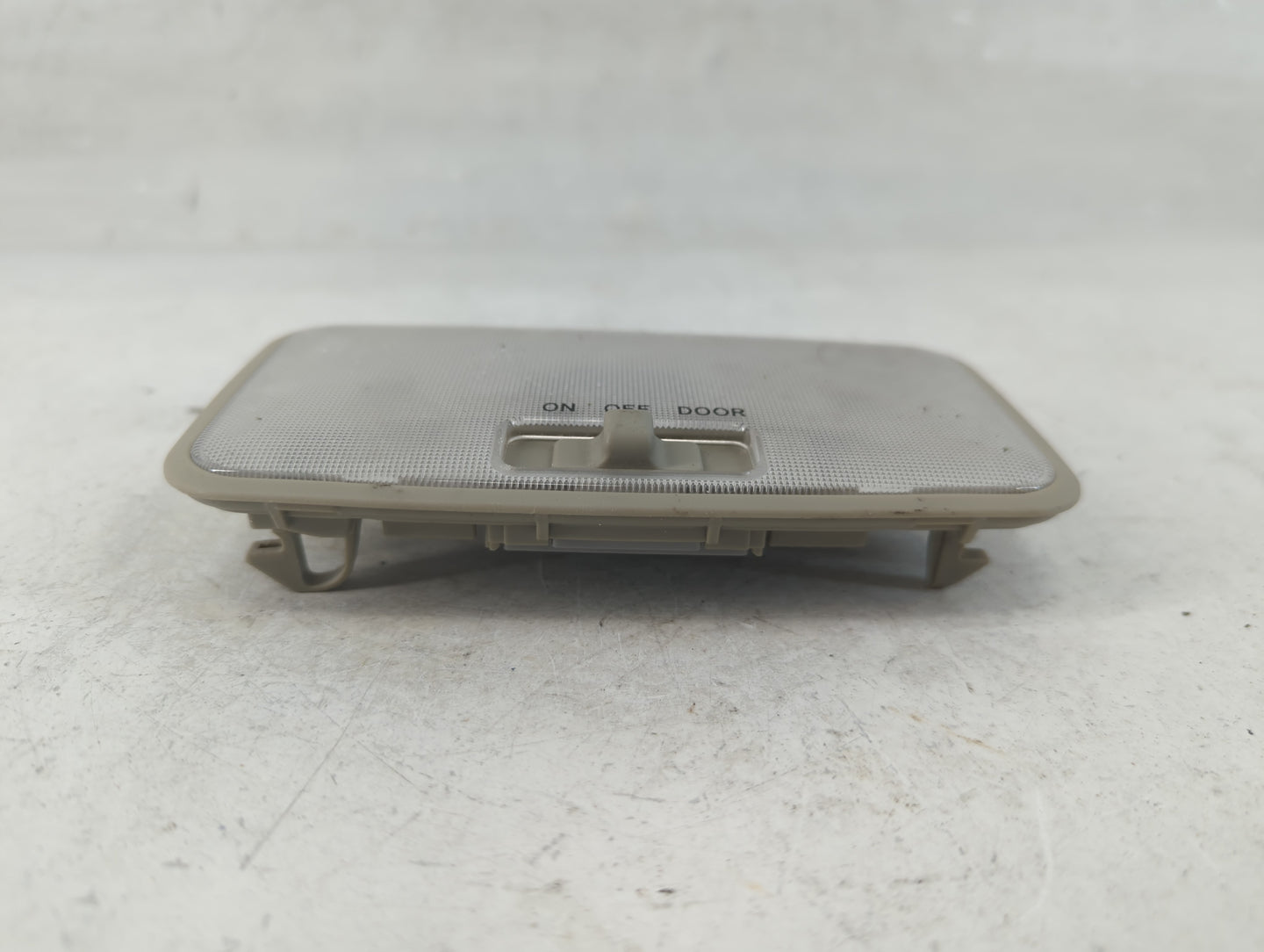 2007 Toyota Prius Overhead Roof Console 925551 - Oemusedautoparts1.com
