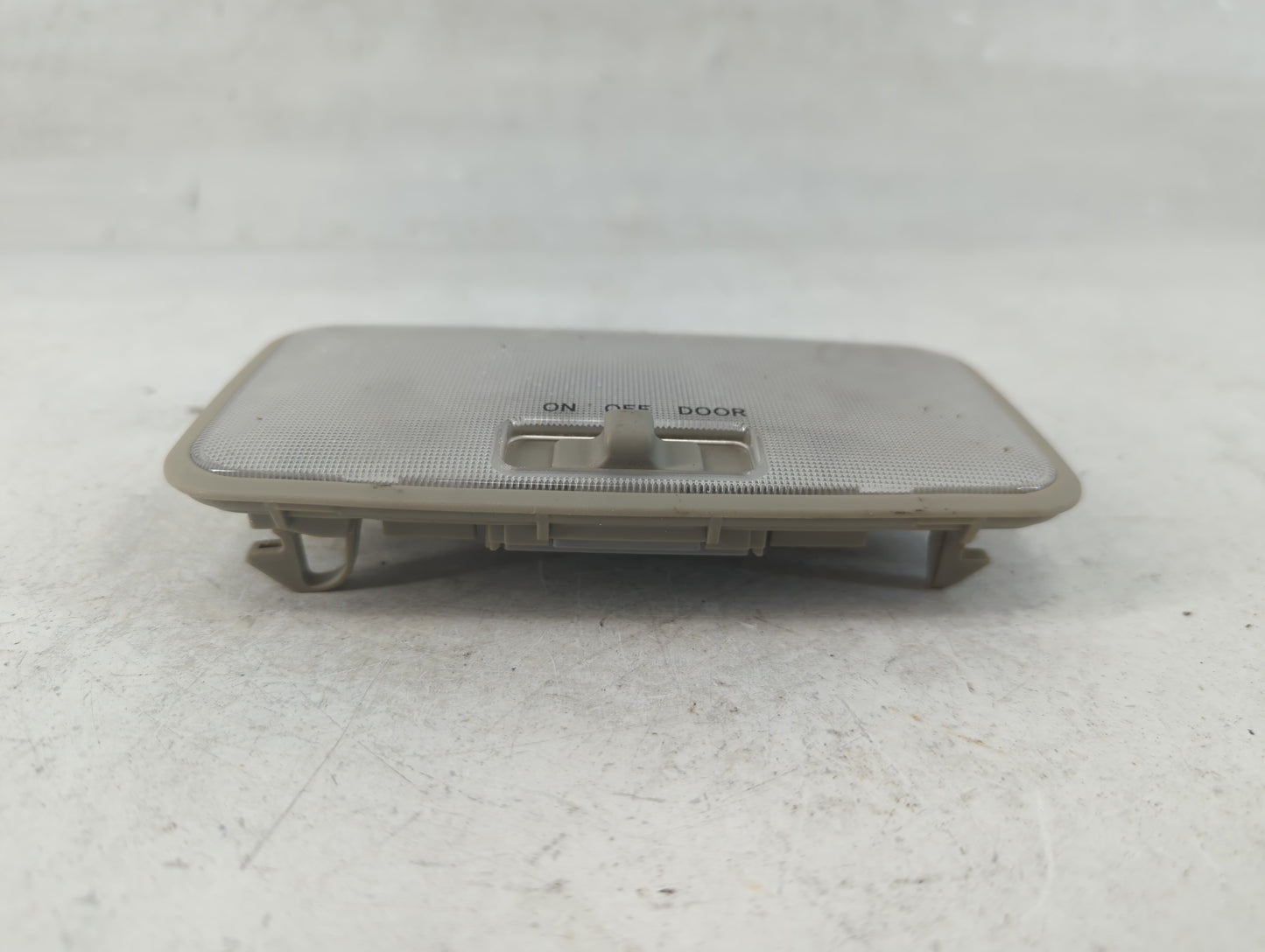 2007 Toyota Prius Overhead Roof Console 925551 - Oemusedautoparts1.com