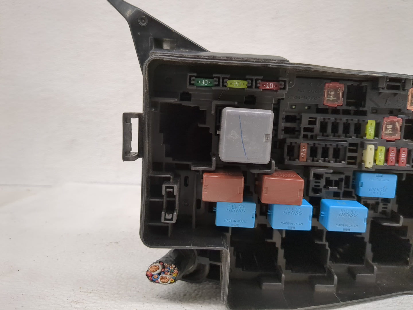 2007 Toyota Rav4 Fusebox Fuse Box Panel Relay Module Fits OEM Used Auto Parts - Oemusedautoparts1.com