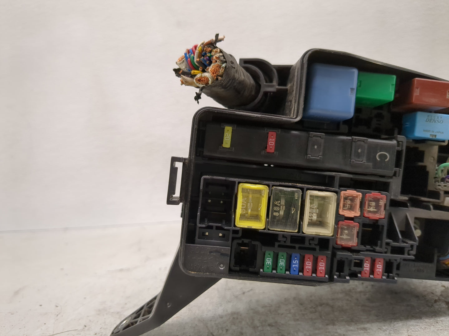2007 Toyota Rav4 Fusebox Fuse Box Panel Relay Module Fits OEM Used Auto Parts - Oemusedautoparts1.com