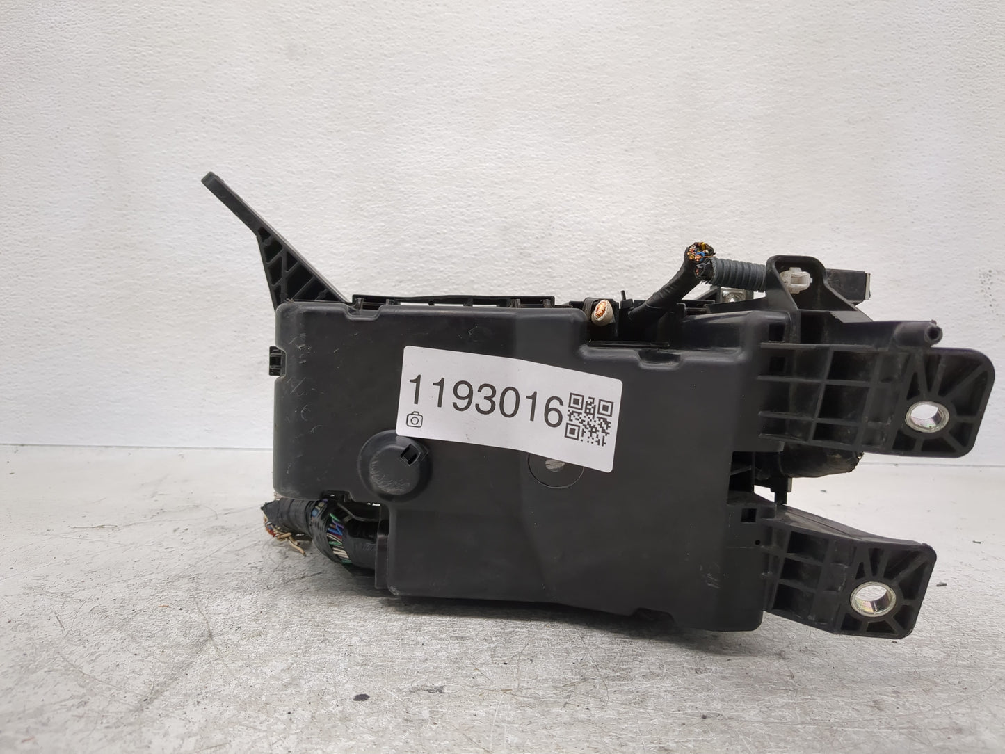 2007 Toyota Rav4 Fusebox Fuse Box Panel Relay Module Fits OEM Used Auto Parts - Oemusedautoparts1.com