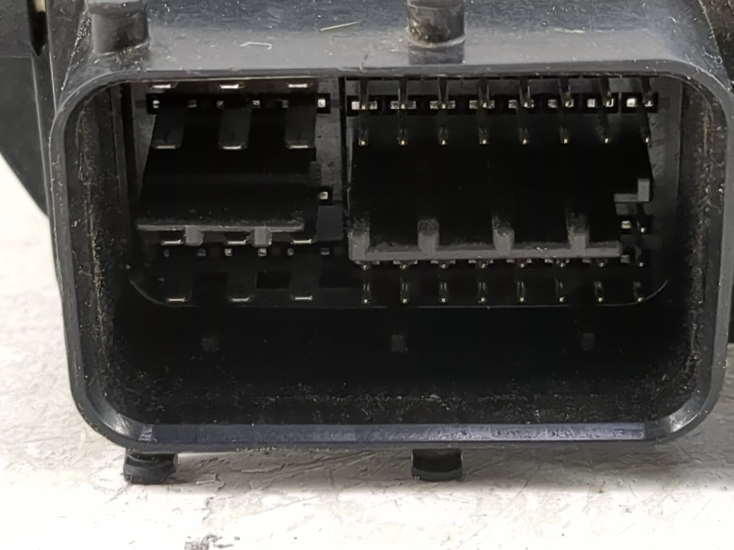 2007 Toyota Rav4 PCM Engine Control Computer ECU ECM PCU OEM P/N:89661-42E61 Fits OEM Used Auto Parts - Oemusedautoparts1.co