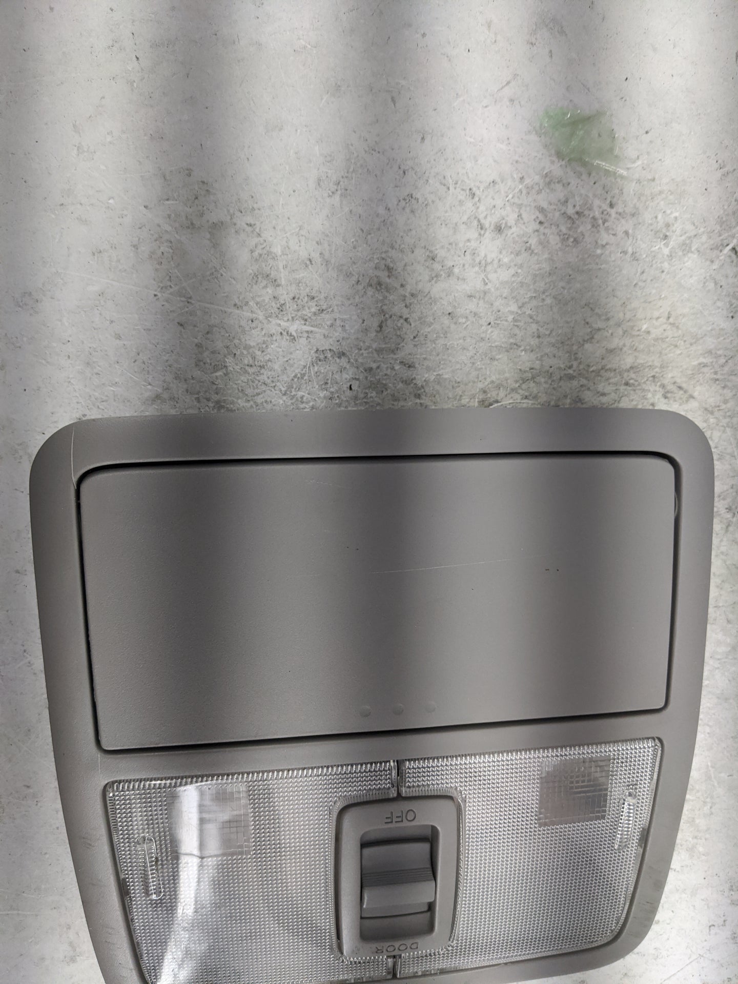 2006-2008 Toyota Rav4 Overhead Roof Console Gray - Oemusedautoparts1.com
