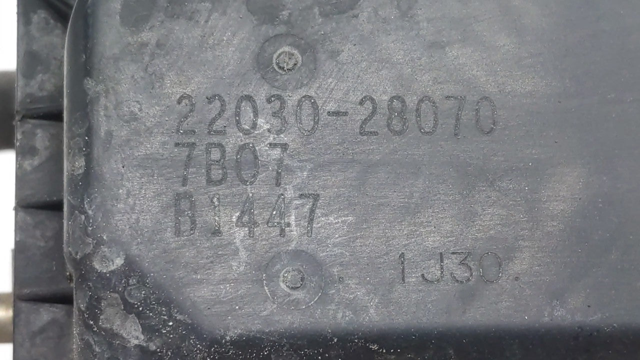 2006-2008 Toyota Rav4 Throttle Body P/N:22030-0H030 22030-28070 Fits Fits 2006 2007 2008 2009 2010 2011 2012 2013 2014 2015 