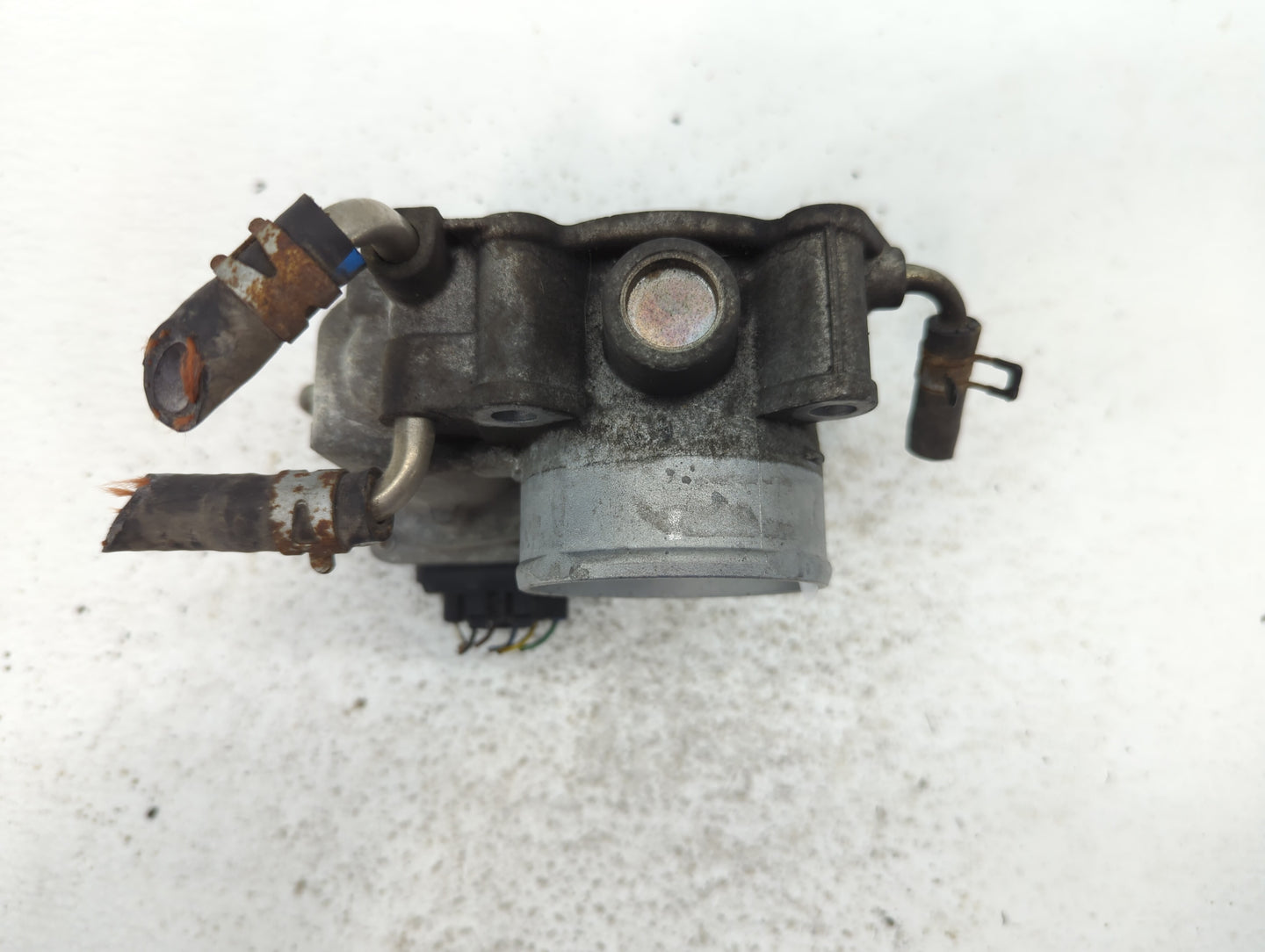 2006-2008 Toyota Rav4 Throttle Body P/N:22030-28070 Fits Fits 2006 2007 2008 2009 2010 2011 2012 2013 2014 2015 OEM Used Aut