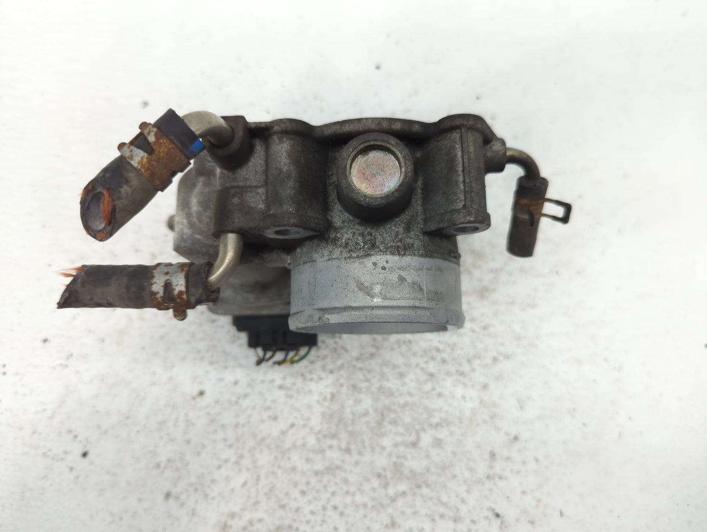 2006-2008 Toyota Rav4 Throttle Body P/N:22030-28070 Fits Fits 2006 2007 2008 2009 2010 2011 2012 2013 2014 2015 OEM Used Aut