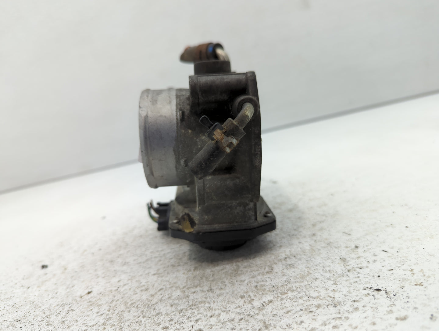 2006-2008 Toyota Rav4 Throttle Body P/N:22030-28070 Fits Fits 2006 2007 2008 2009 2010 2011 2012 2013 2014 2015 OEM Used Aut