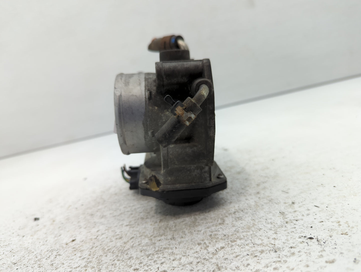 2006-2008 Toyota Rav4 Throttle Body P/N:22030-28070 Fits Fits 2006 2007 2008 2009 2010 2011 2012 2013 2014 2015 OEM Used Aut