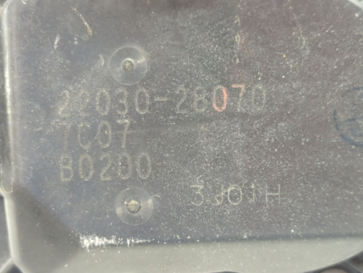 2006-2008 Toyota Rav4 Throttle Body P/N:22030-28070 Fits Fits 2006 2007 2008 2009 2010 2011 2012 2013 2014 2015 OEM Used Aut