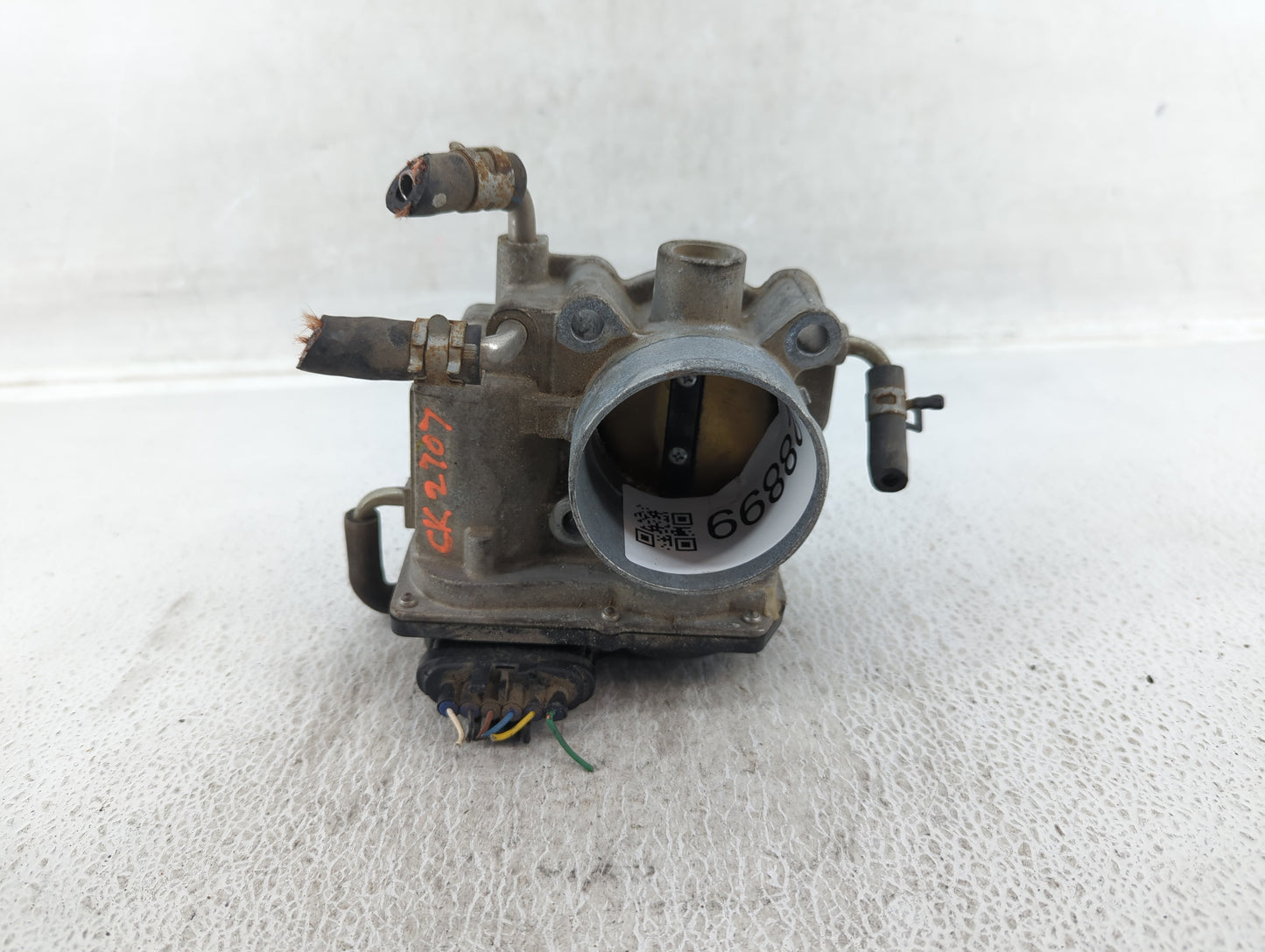 2006-2008 Toyota Rav4 Throttle Body P/N:22030-28070 Fits Fits 2006 2007 2008 2009 2010 2011 2012 2013 2014 2015 OEM Used Aut