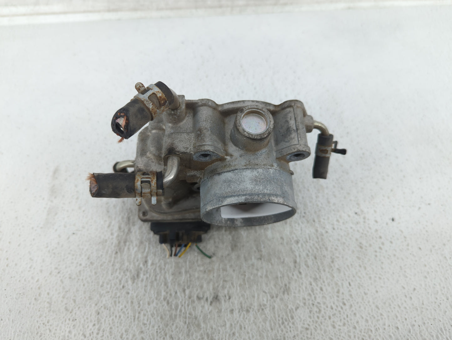 2006-2008 Toyota Rav4 Throttle Body P/N:22030-28070 Fits Fits 2006 2007 2008 2009 2010 2011 2012 2013 2014 2015 OEM Used Aut