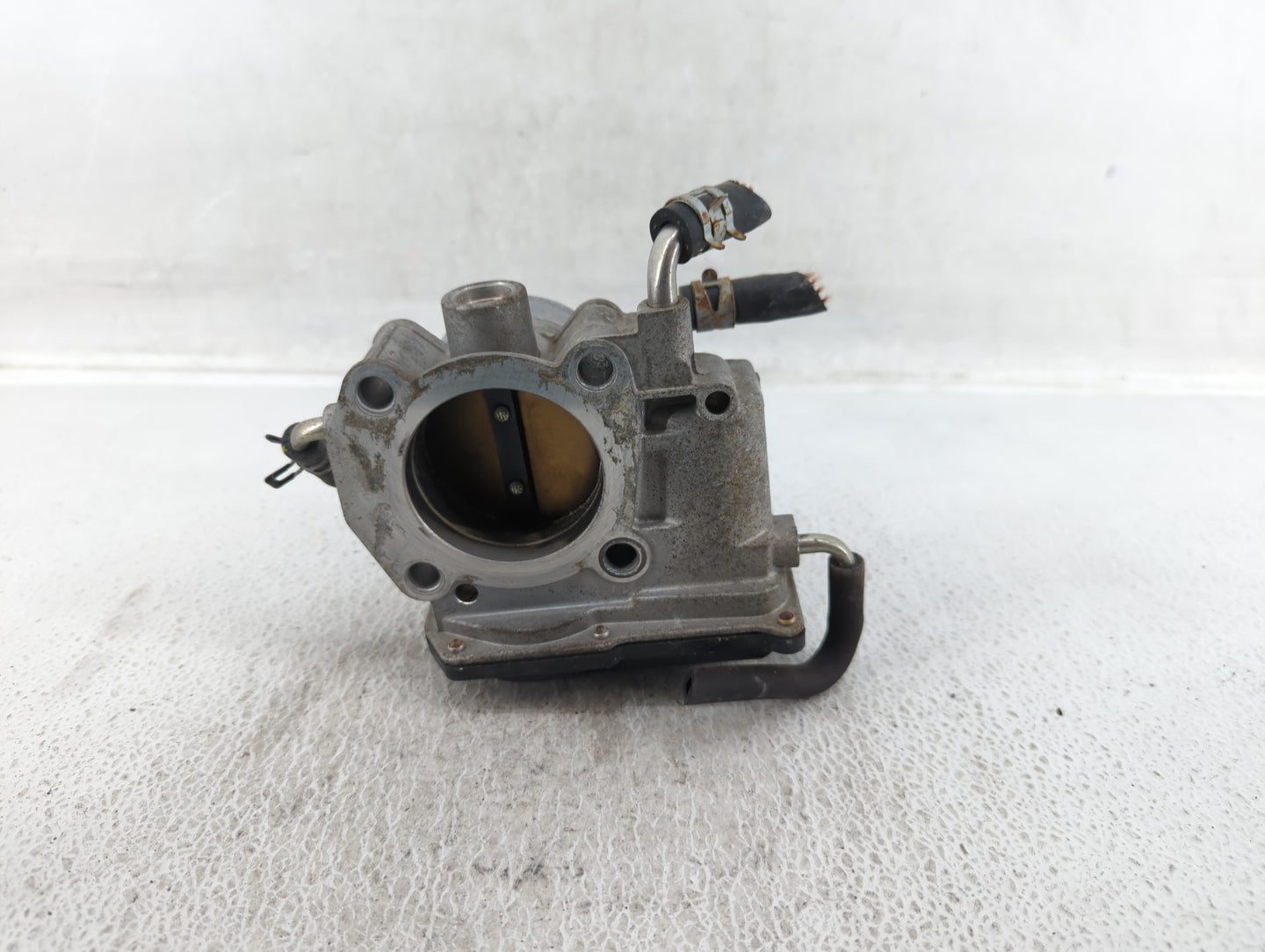 2006-2008 Toyota Rav4 Throttle Body P/N:22030-28070 Fits Fits 2006 2007 2008 2009 2010 2011 2012 2013 2014 2015 OEM Used Aut