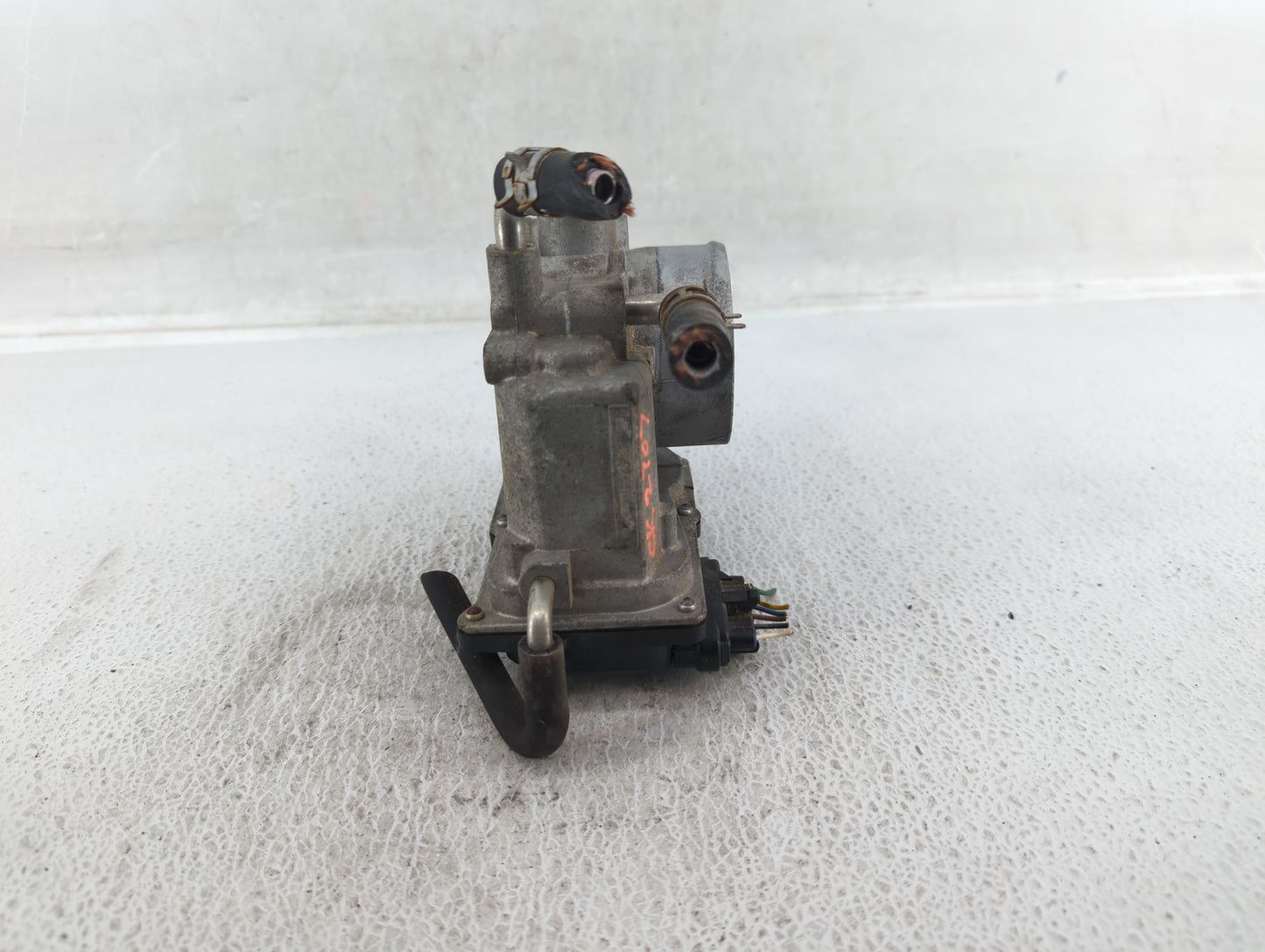 2006-2008 Toyota Rav4 Throttle Body P/N:22030-28070 Fits Fits 2006 2007 2008 2009 2010 2011 2012 2013 2014 2015 OEM Used Aut