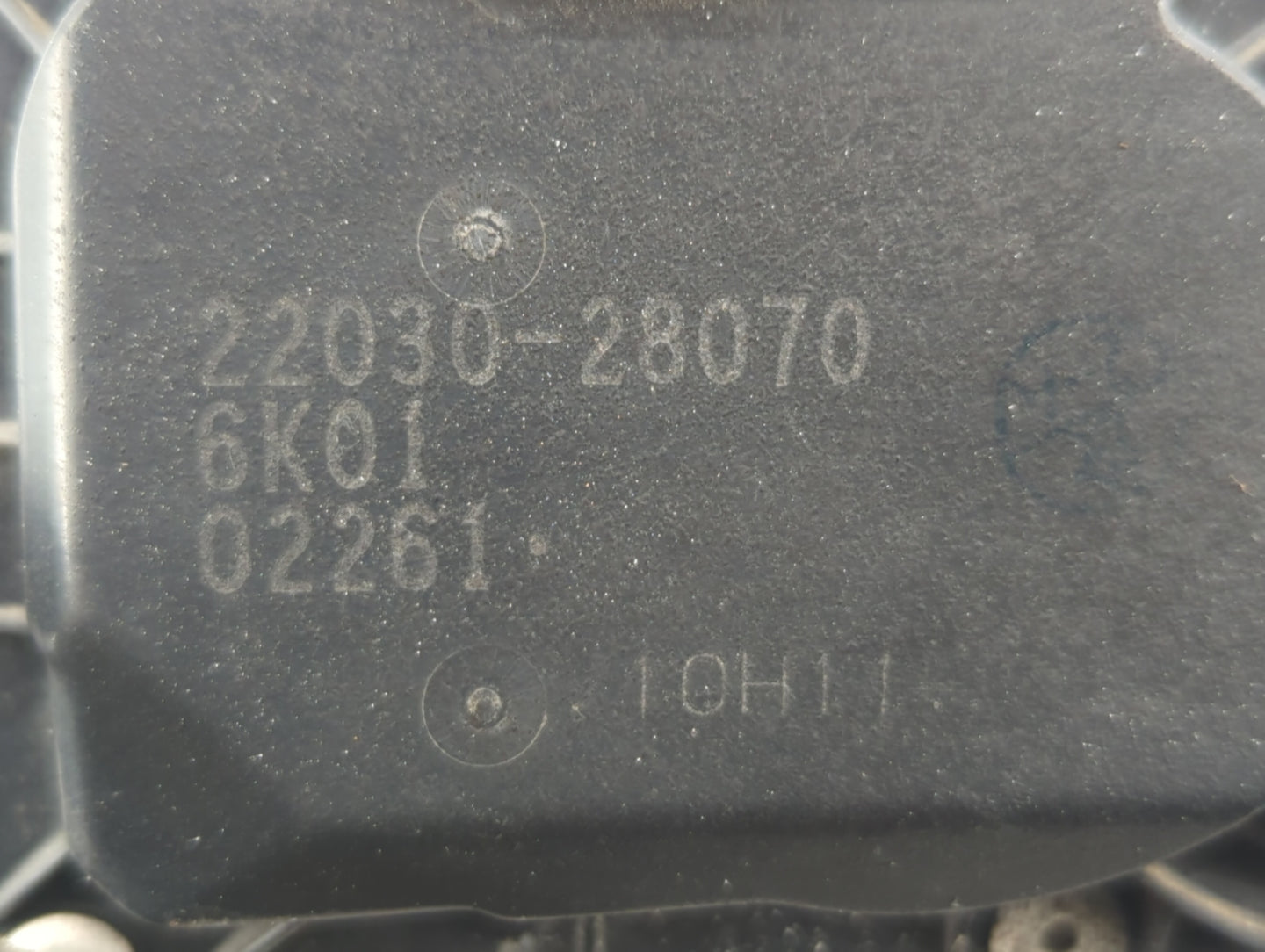 2006-2008 Toyota Rav4 Throttle Body P/N:22030-28070 Fits Fits 2006 2007 2008 2009 2010 2011 2012 2013 2014 2015 OEM Used Aut