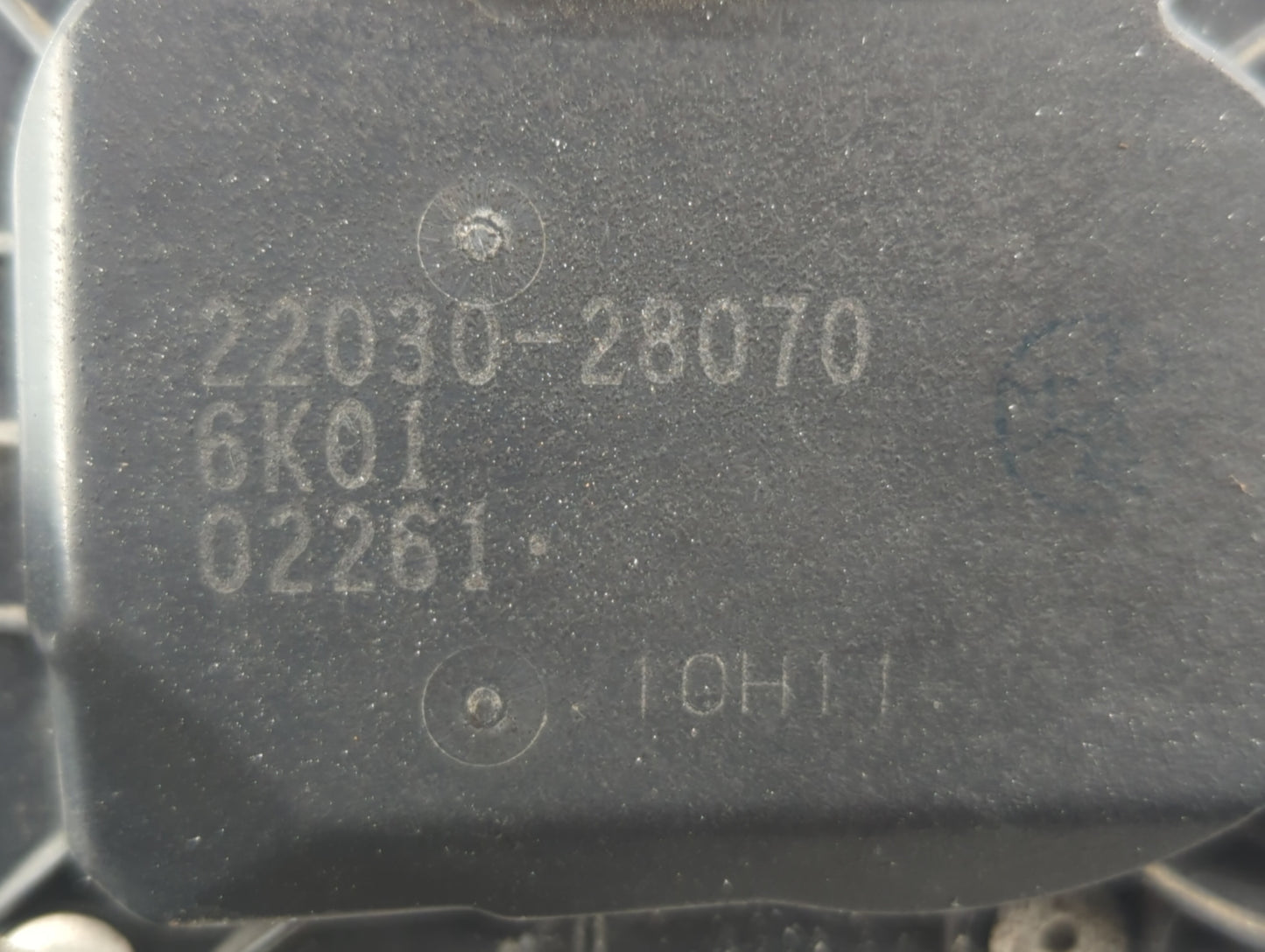 2006-2008 Toyota Rav4 Throttle Body P/N:22030-28070 Fits Fits 2006 2007 2008 2009 2010 2011 2012 2013 2014 2015 OEM Used Aut