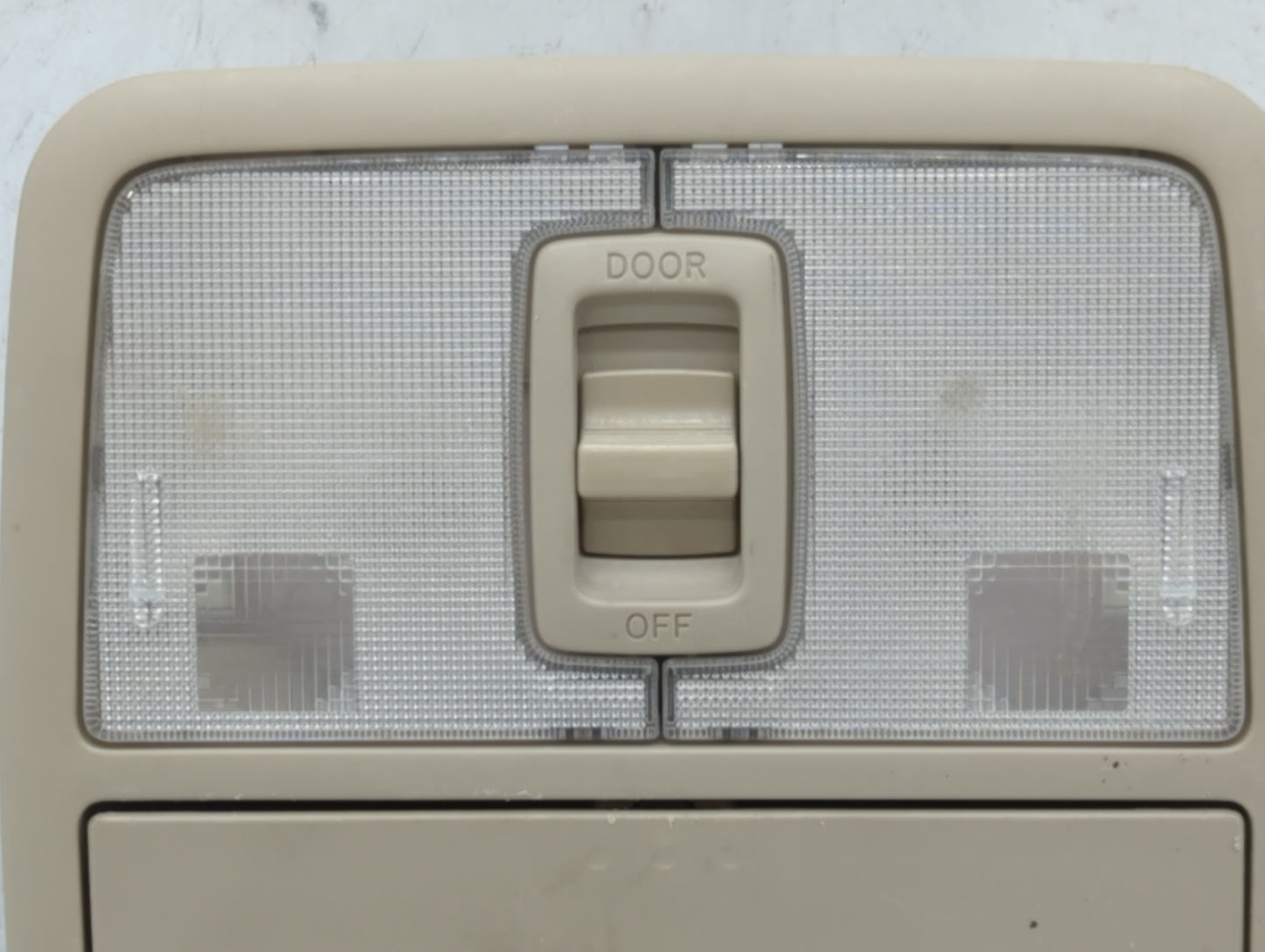 2007 Toyota Rav4 Overhead Roof Console - Oemusedautoparts1.com