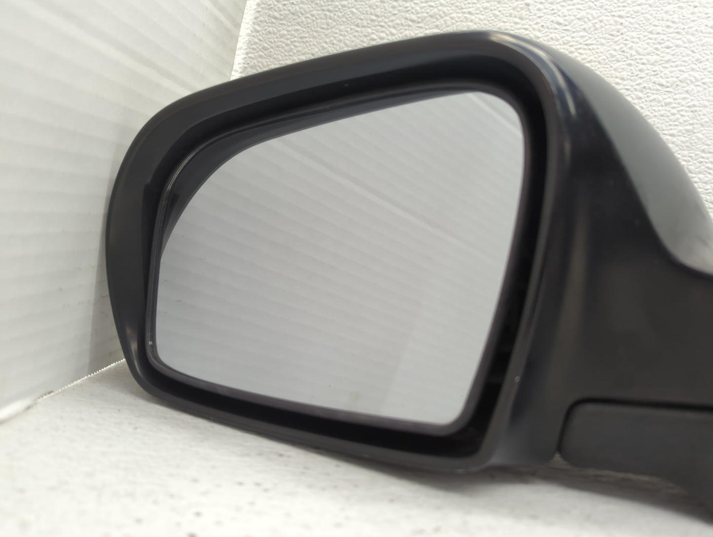 2006-2008 Toyota Rav4 Driver Side View Mirror - Left Door Mirror OEM Used - Oemusedautoparts1.com