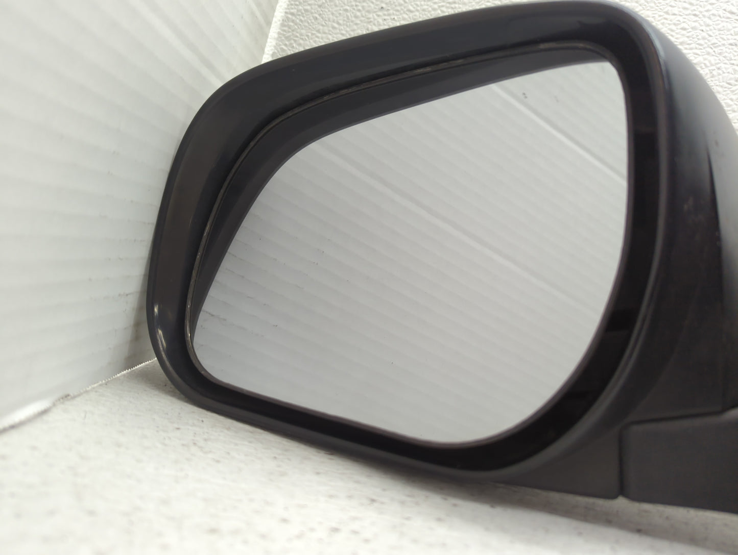 2006-2008 Toyota Rav4 Driver Side View Mirror - Left Door Mirror OEM Used - Oemusedautoparts1.com